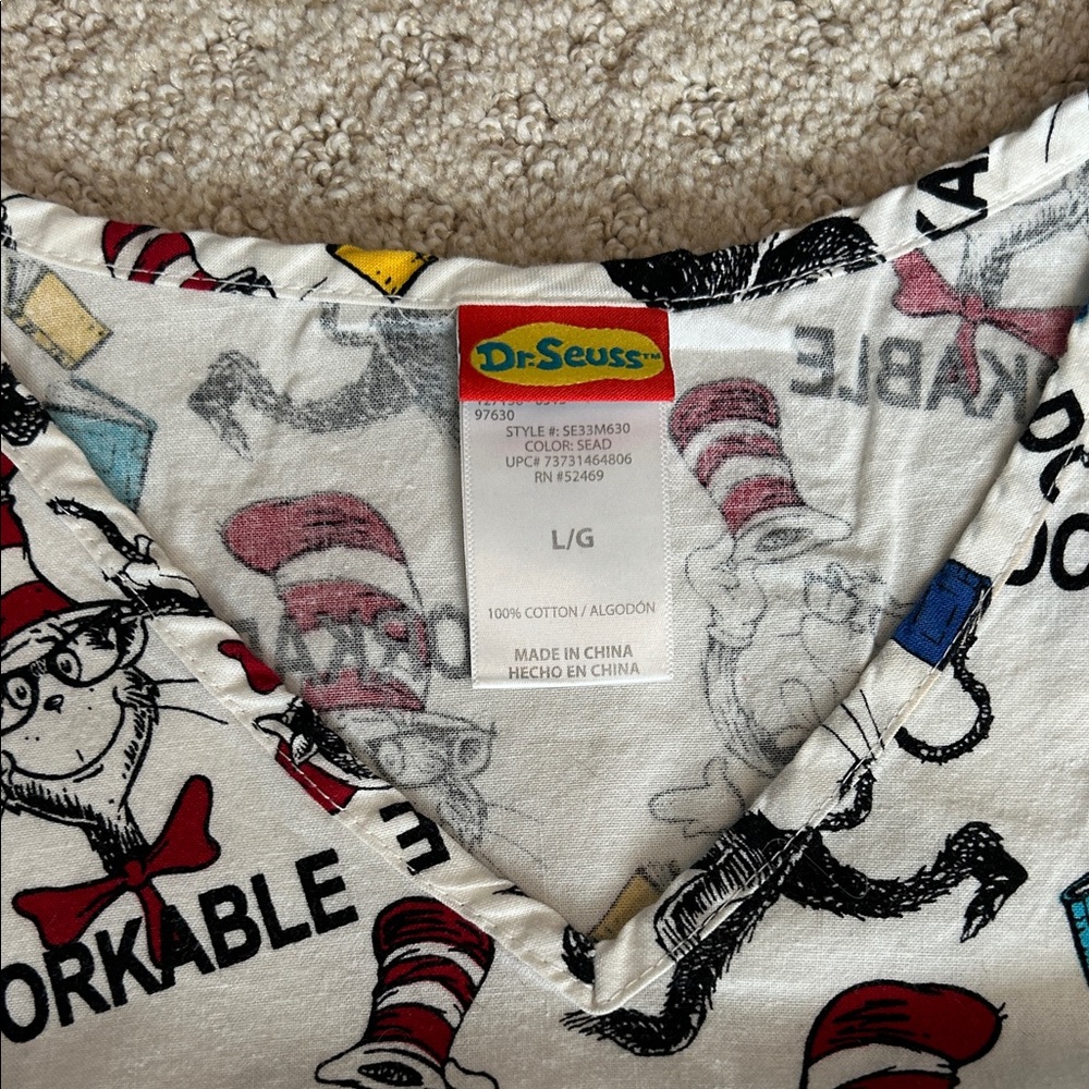 Dr. Seuss scrub top - Picture 2 of 3